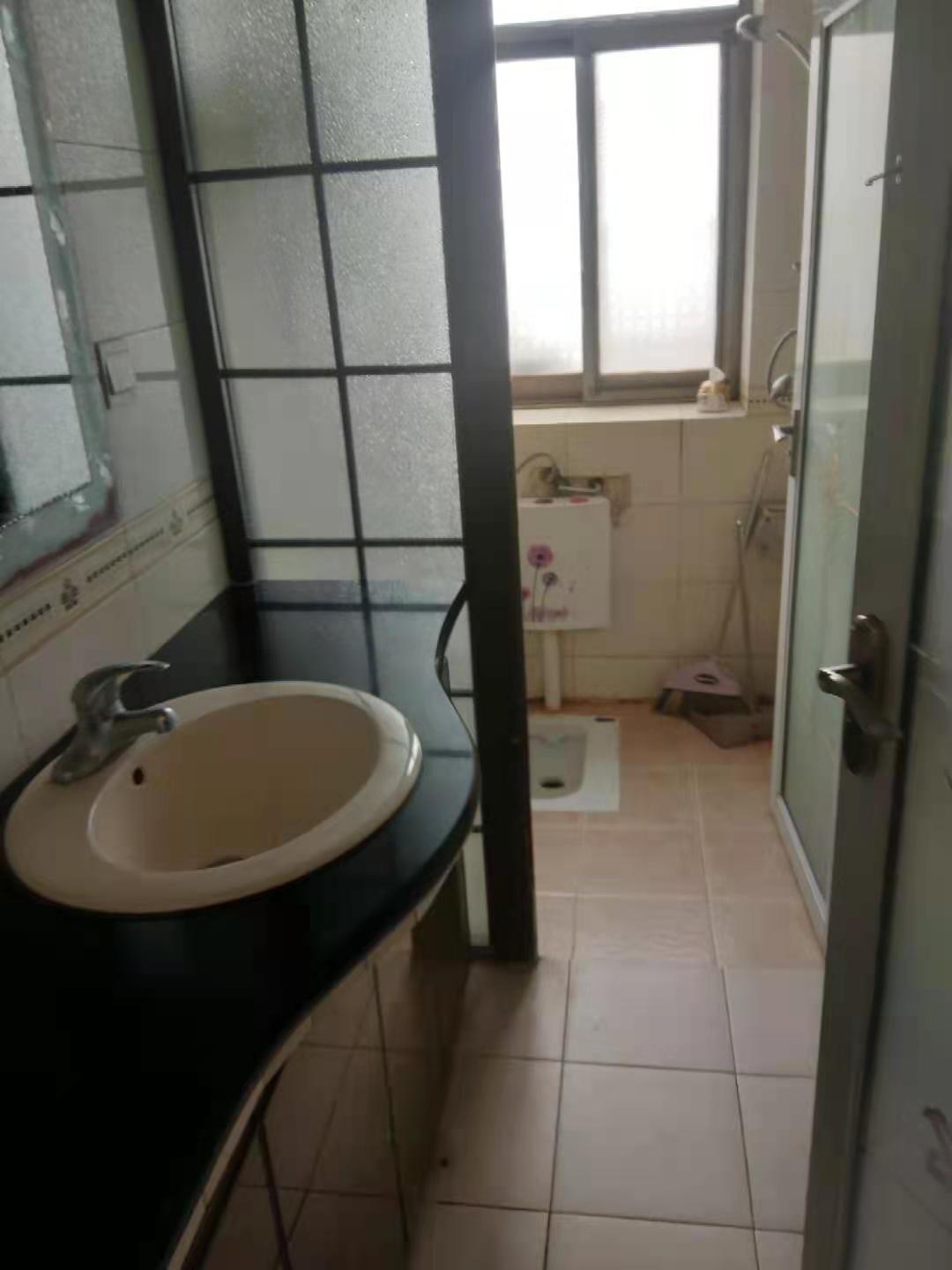 楚雄公寓 3室2厅2卫 58.8万 楚雄公寓 3室2厅2卫 58.8万卫生间