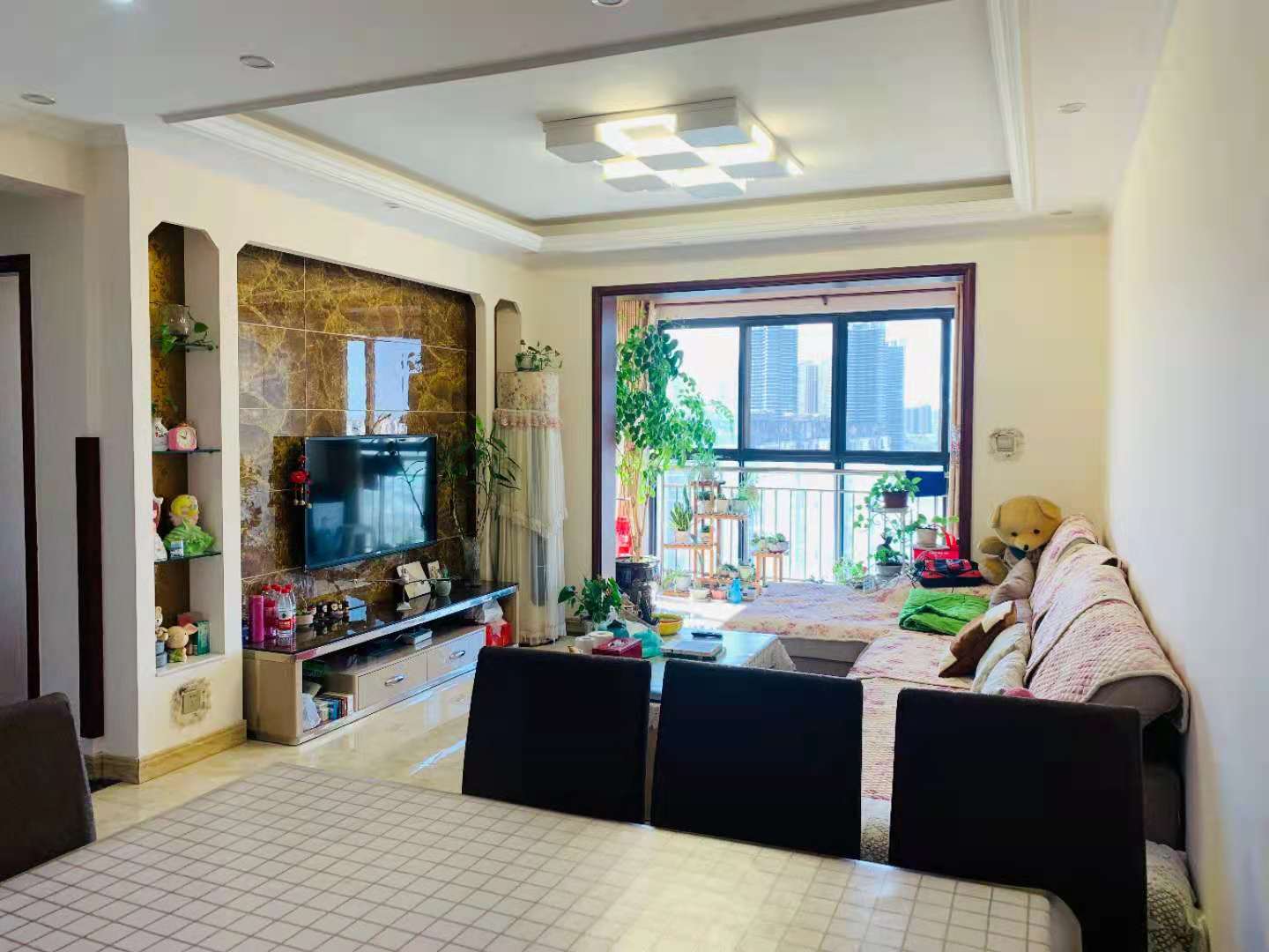 佳兆业君汇上品  3室2厅1卫   230.00万客厅