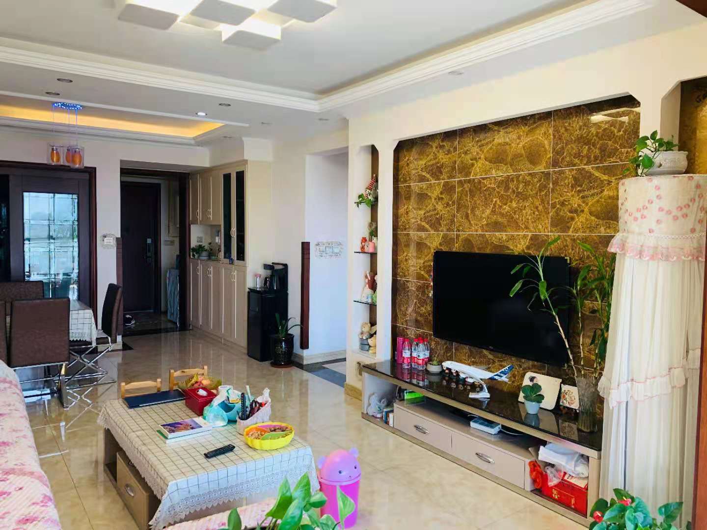 佳兆业君汇上品  3室2厅1卫   230.00万客厅