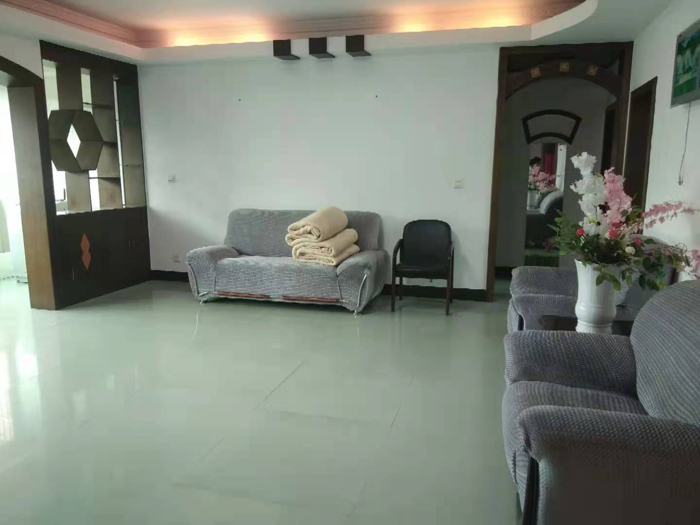 楚雄公寓 3室2厅2卫 58.8万 楚雄公寓 3室2厅2卫 58.8万客厅