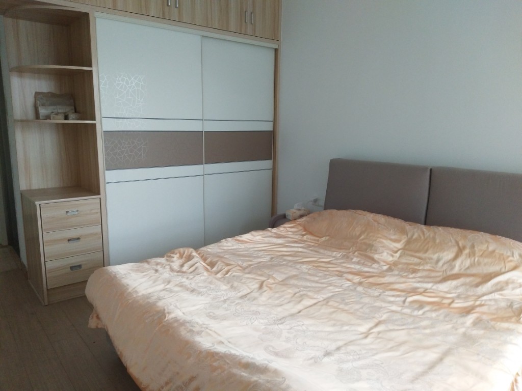 梓山豪苑  3室2厅2卫    92.0万 梓山豪苑  3室2厅2卫    92.0万卧室