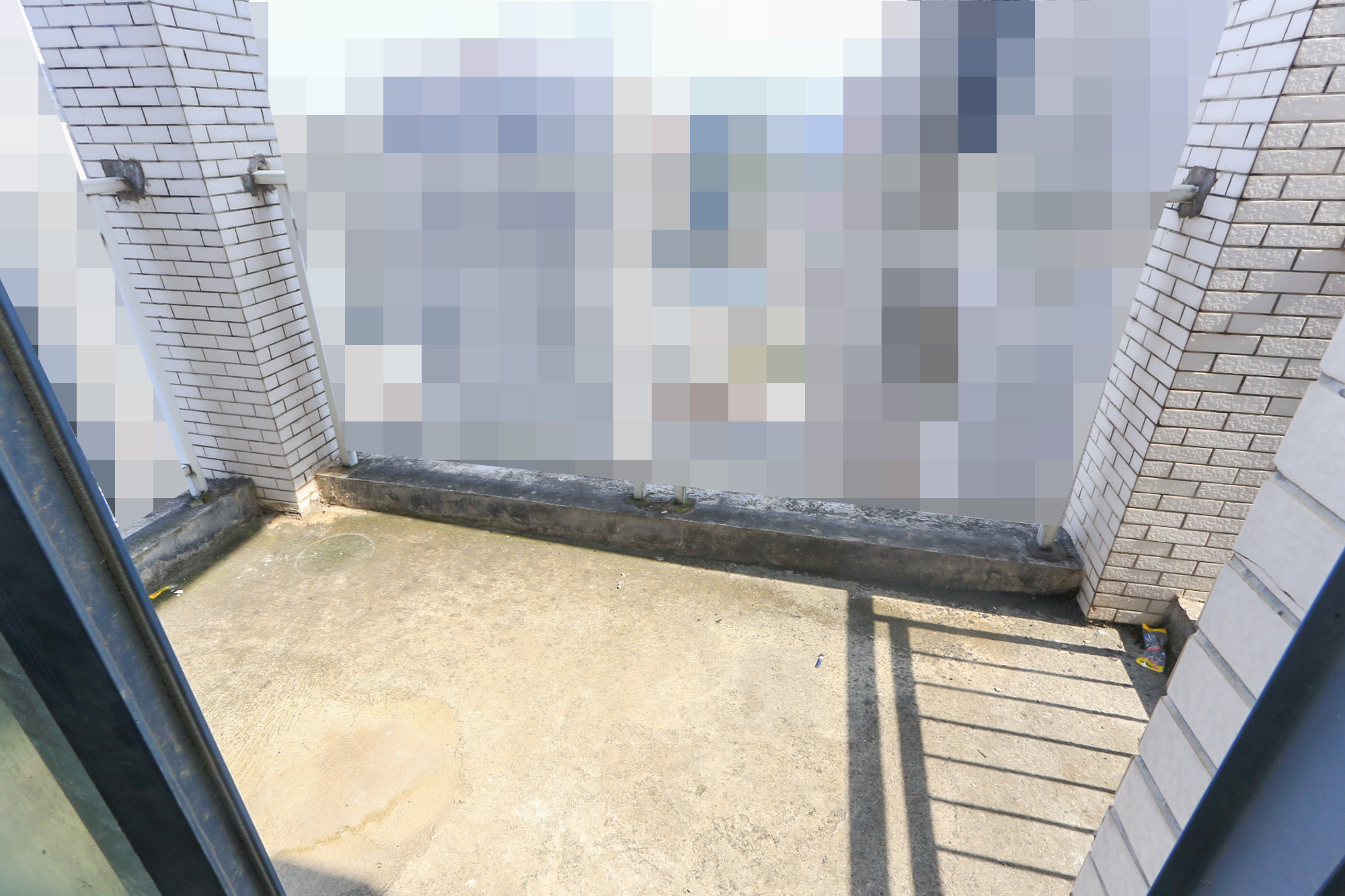 Cross尚公馆  2室2厅2卫   98.00万阳台