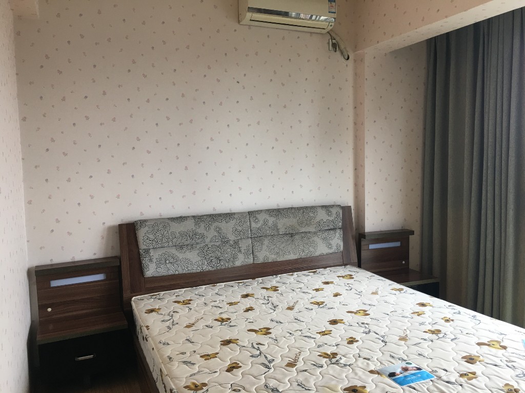 左右小区  2室1厅1卫   1900.00元/月室内图