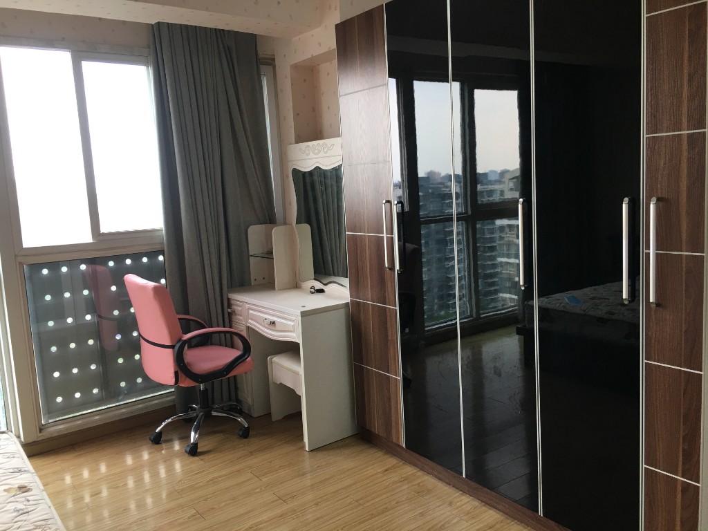 左右小区  2室1厅1卫   1900.00元/月室内图