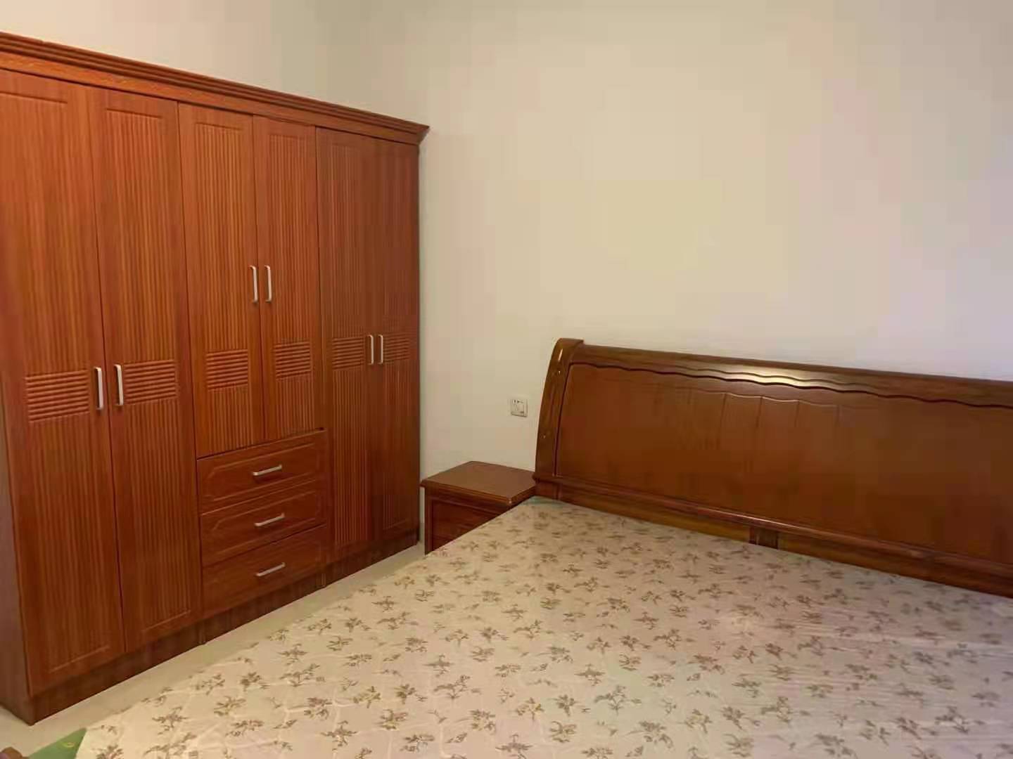 雄森国际  2室2厅1卫    1800.0元/月 雄森国际  2室2厅1卫    1800.0元/月室内图