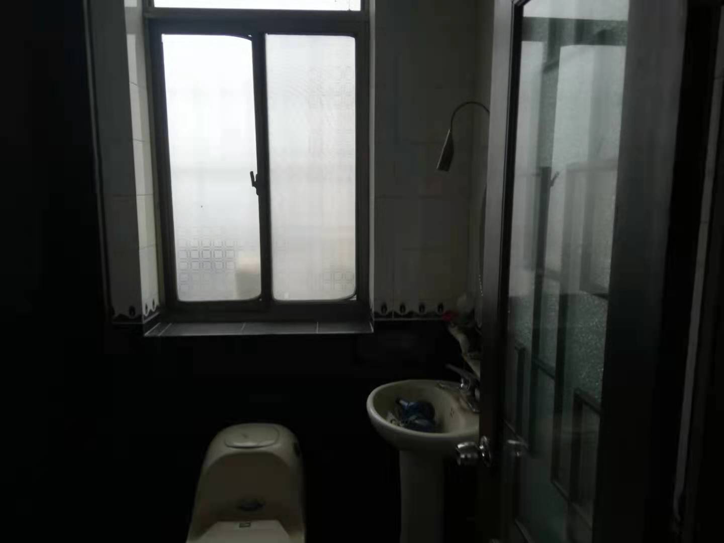 银竹苑小区  4室2厅2卫   1200.00元/月室内图