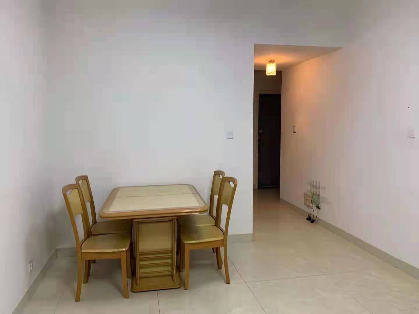 雄森国际  2室2厅1卫    1800.0元/月 雄森国际  2室2厅1卫    1800.0元/月室内图