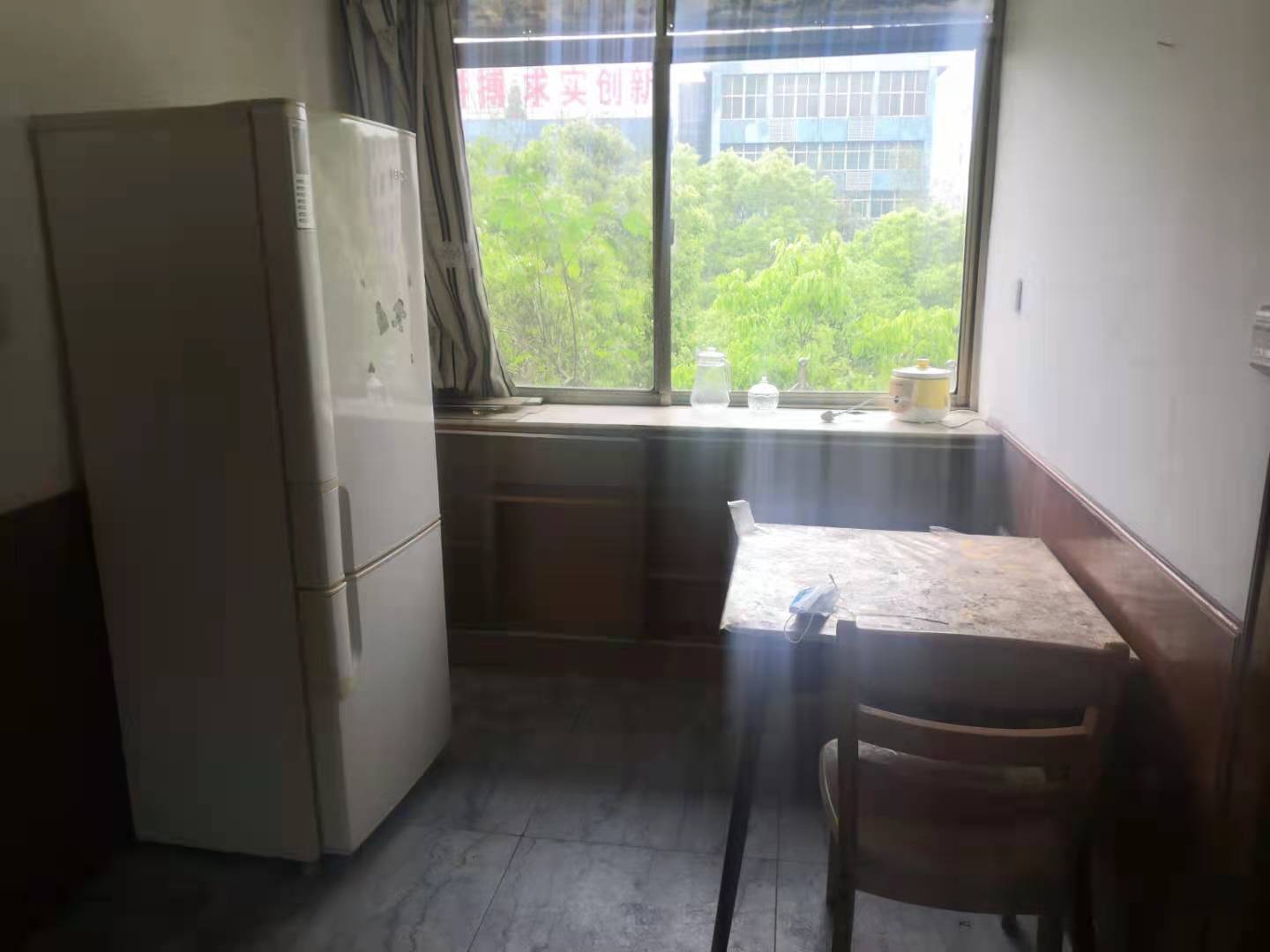 湘运小区金钩山路12号 2室1厅1卫 1200.0元/月 湘运小区金钩山路12号 2室1厅1卫 1200.0元/月室内图