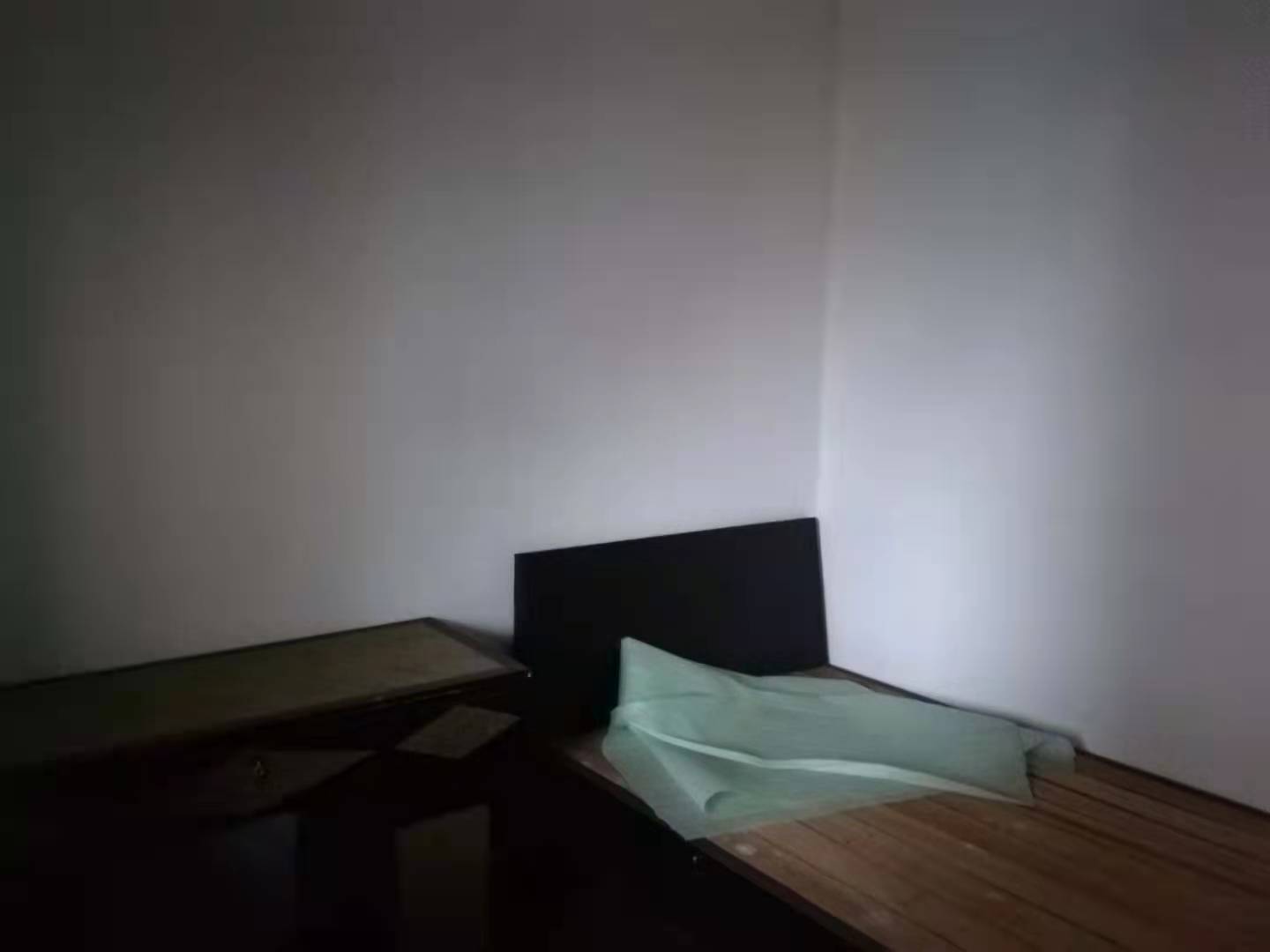 银竹苑小区  4室2厅2卫   1200.00元/月室内图
