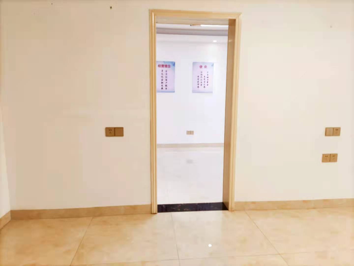 梓山湖公馆  1室1厅1卫    35.8万 梓山湖公馆  1室1厅1卫    35.8万客厅