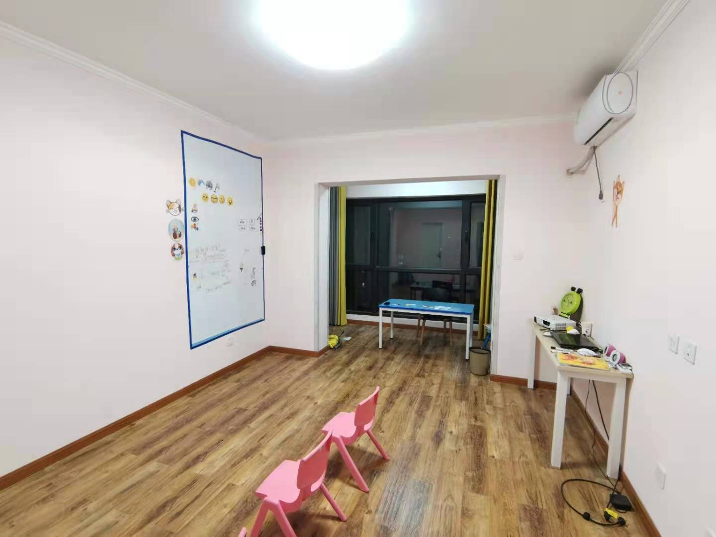 曲江华著中城  3室2厅2卫   4500.00元/月室内图