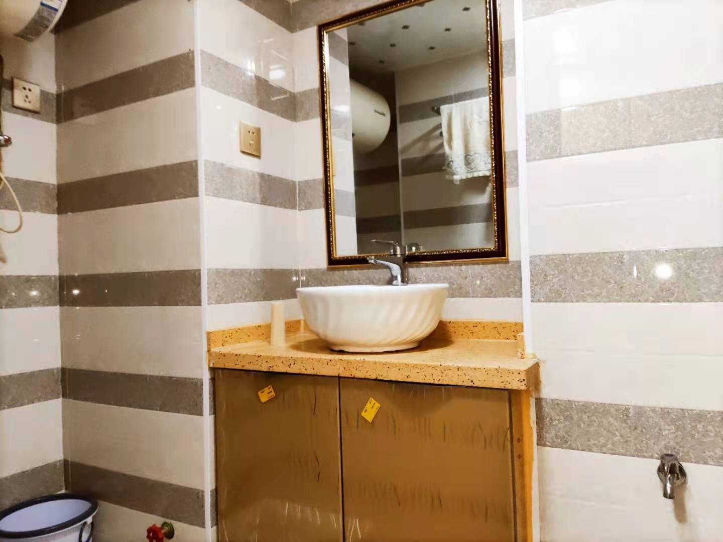 梓山湖公馆  1室1厅1卫    35.8万 梓山湖公馆  1室1厅1卫    35.8万客厅