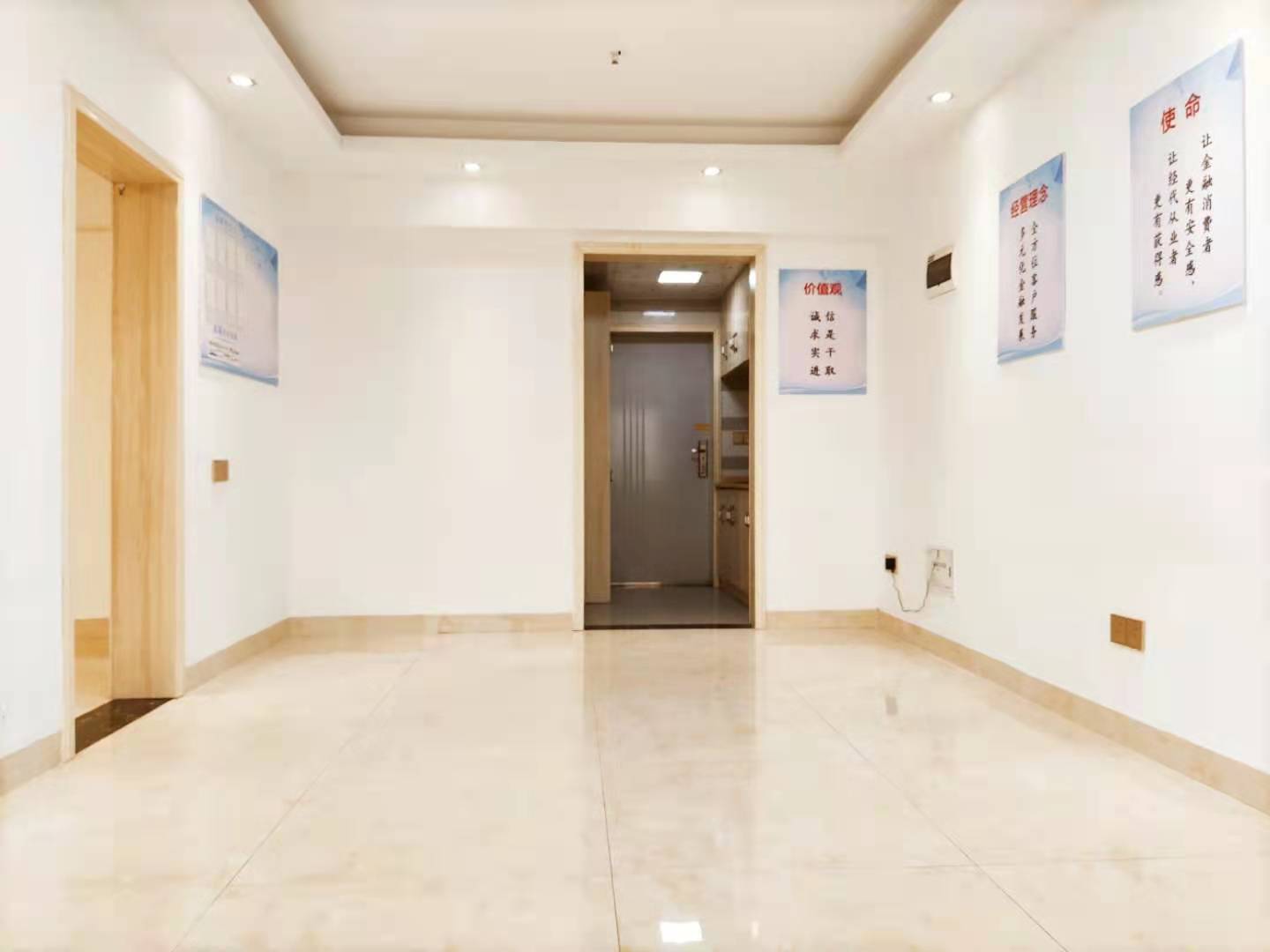 梓山湖公馆  1室1厅1卫    35.8万 梓山湖公馆  1室1厅1卫    35.8万客厅