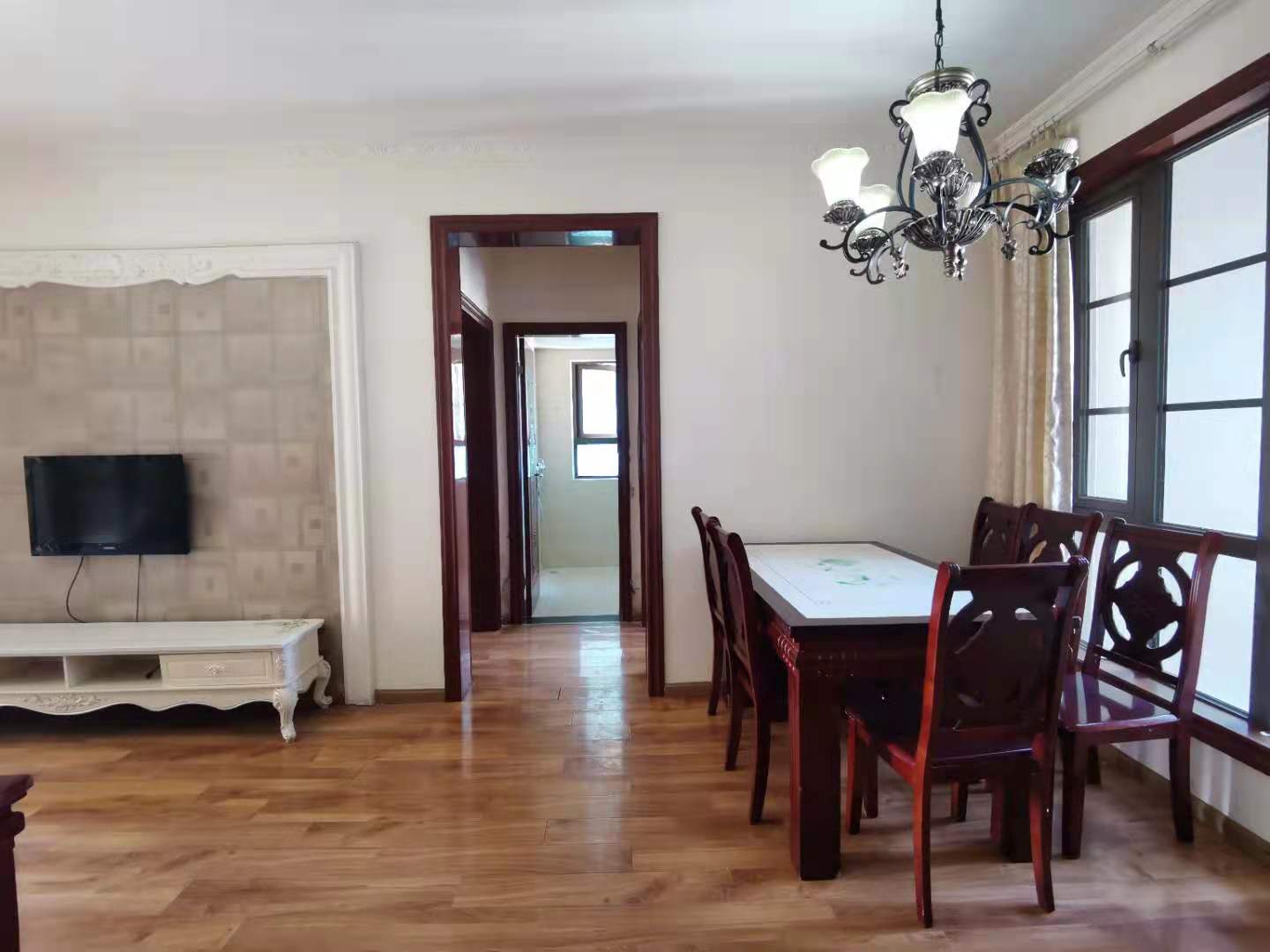 南湖国际1期  2室2厅1卫    2200.0元/月 南湖国际1期  2室2厅1卫    2200.0元/月室内图