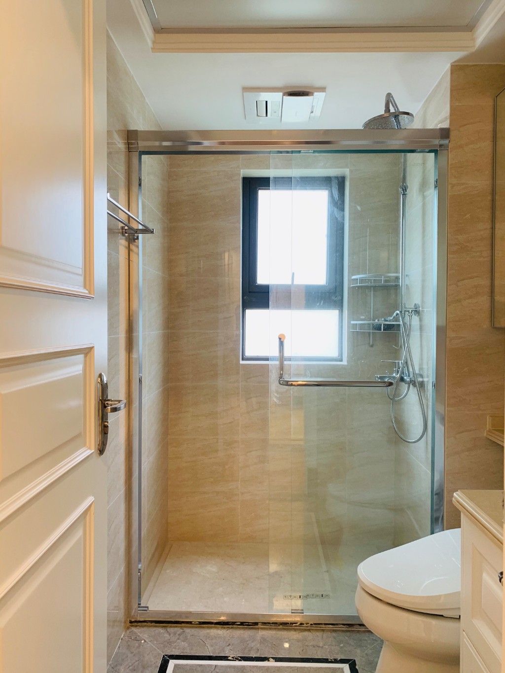 中海锦江城花涧一期  3室2厅2卫    2600.0元/月 中海锦江城花涧一期  3室2厅2卫    2600.0元/月