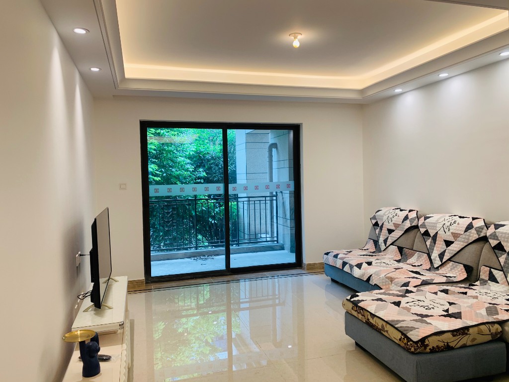 中海锦江城花涧一期  3室2厅2卫    2600.0元/月 中海锦江城花涧一期  3室2厅2卫    2600.0元/月室内图1