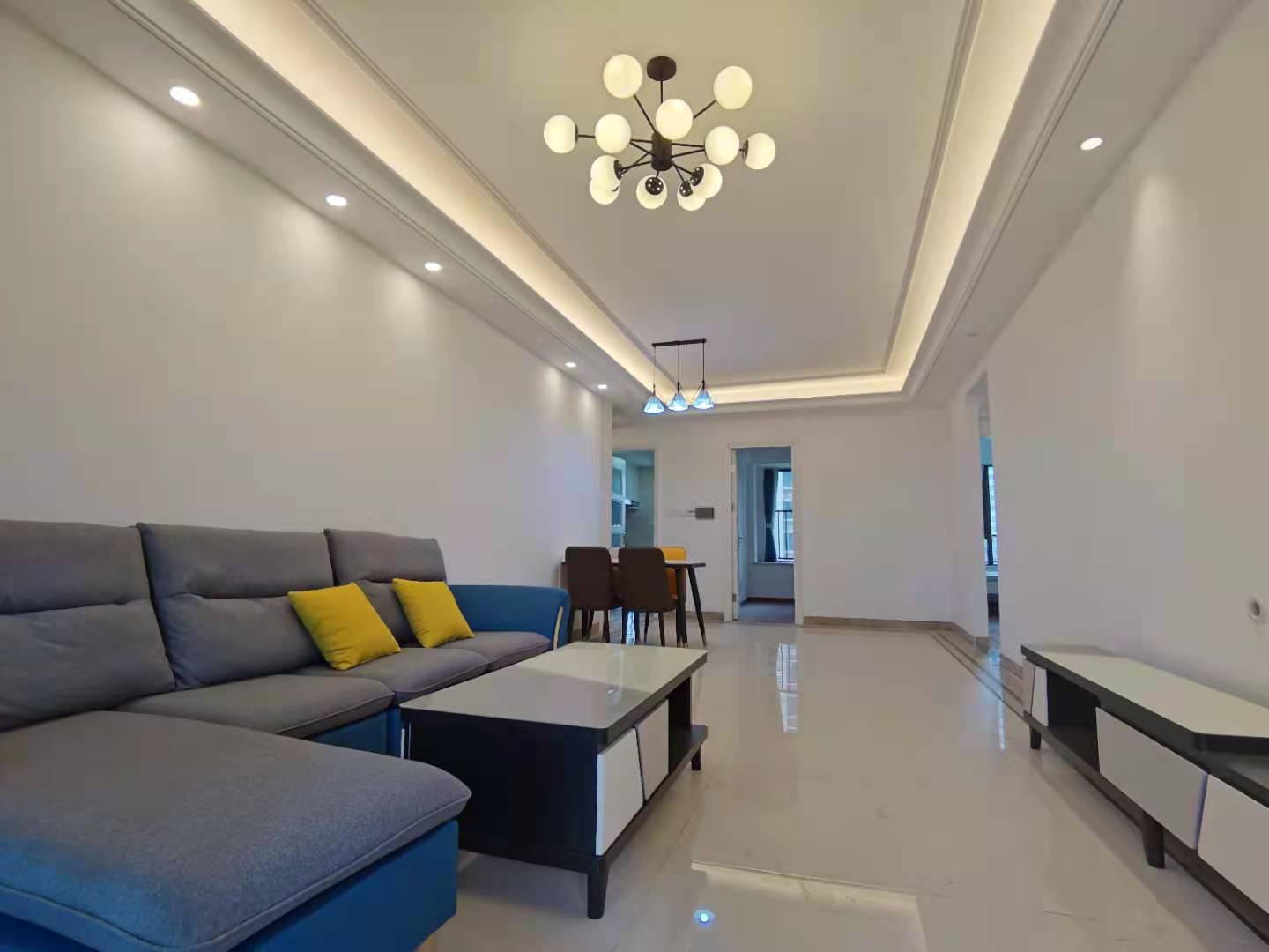 中海锦江城云熙一期  3室2厅1卫    2600.0元/月 中海锦江城云熙一期  3室2厅1卫    2600.0元/月室内图