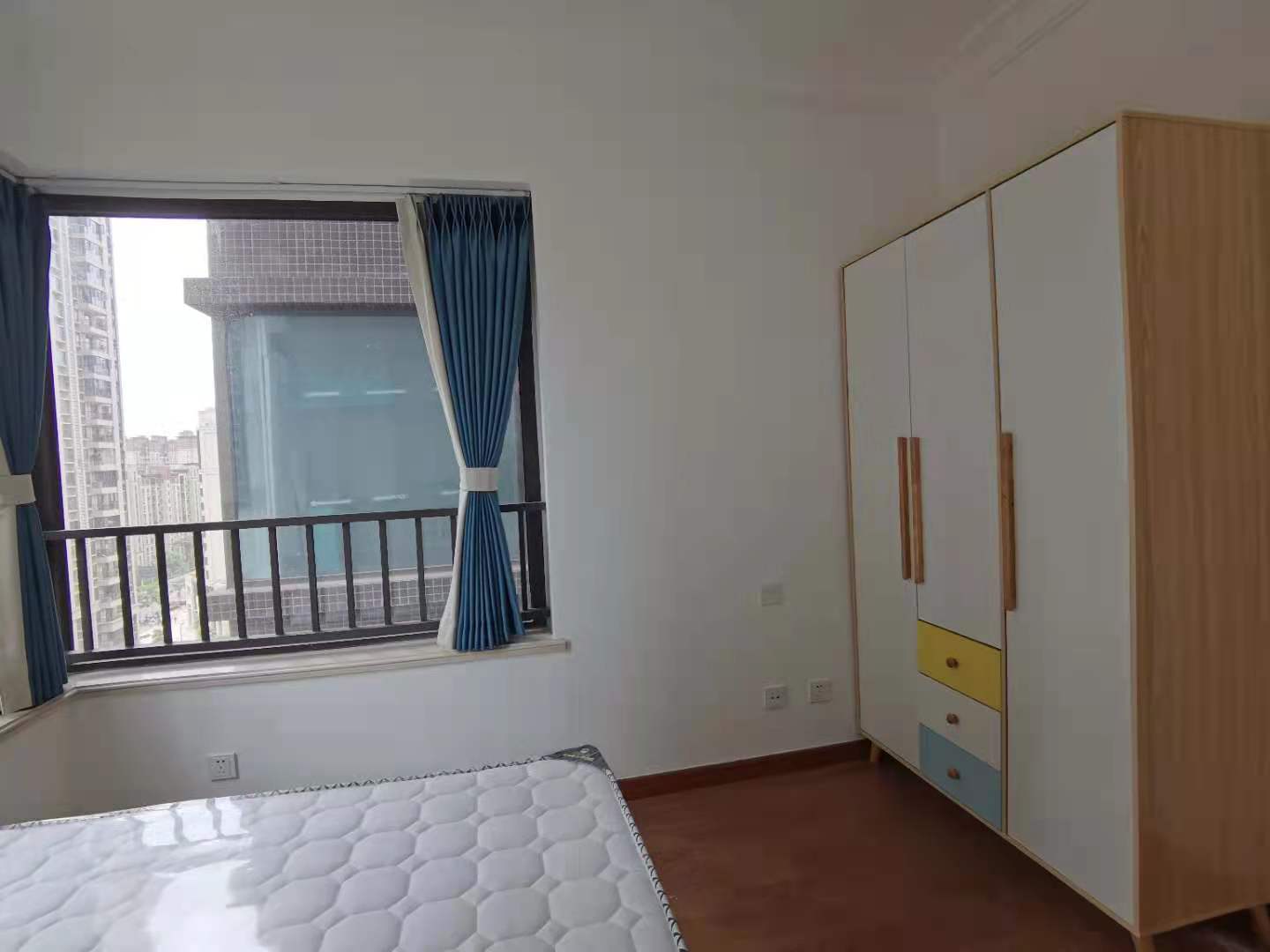 中海锦江城云熙一期  3室2厅1卫    2600.0元/月 中海锦江城云熙一期  3室2厅1卫    2600.0元/月室内图