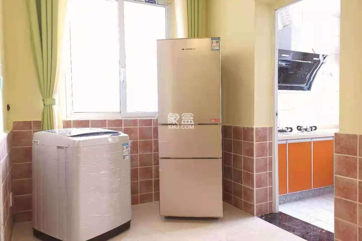 二江花园  1室1厅1卫   1600.00元/月 二江花园  1室1厅1卫   1600.00元/月室内图