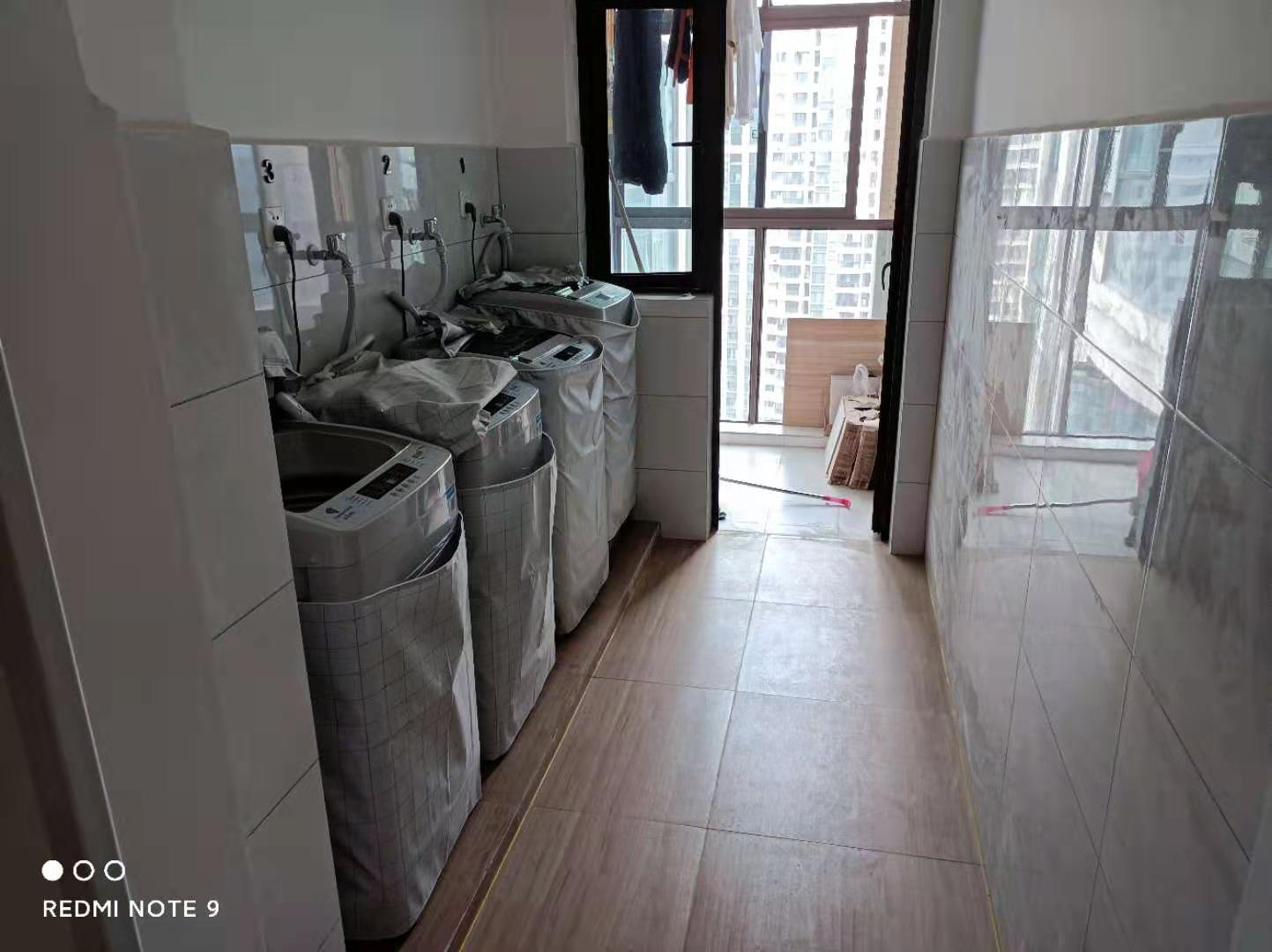 远大中央公园三期  1室0厅4卫    1100.0元/月 远大中央公园三期  1室0厅4卫    1100.0元/月室内图