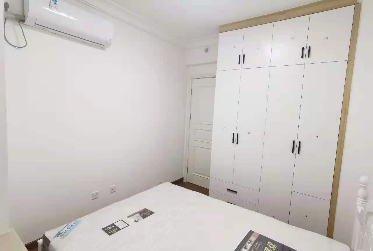 中海锦江城云熙一期  3室2厅2卫   2600.00元/月室内图
