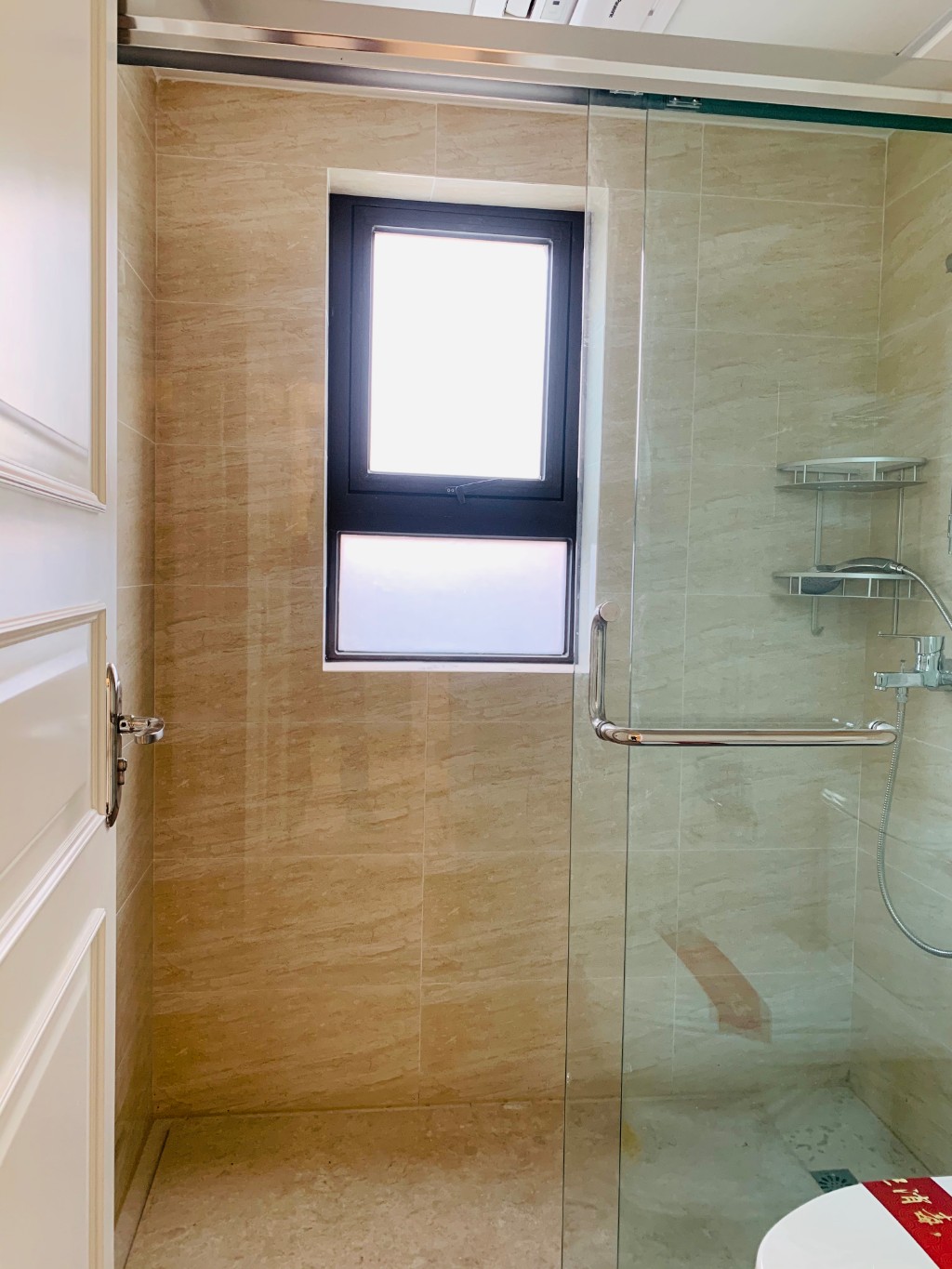 中海锦江城花涧一期  3室2厅2卫    2600.0元/月 中海锦江城花涧一期  3室2厅2卫    2600.0元/月室内图