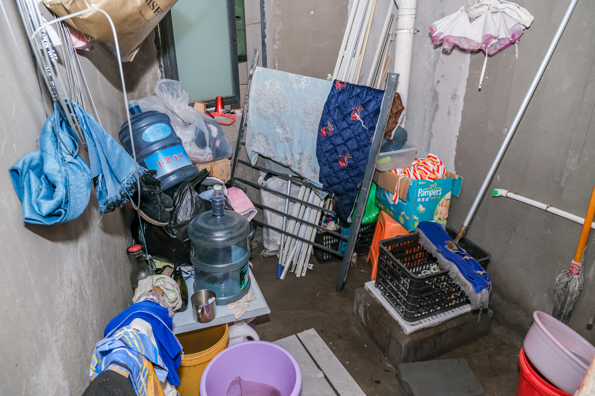三一街区  4室2厅1卫    103.69万卫生间