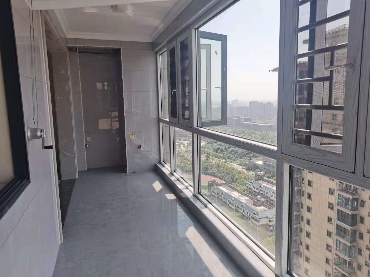 碧桂园梓山府  3室2厅2卫   2500.00元/月室内图