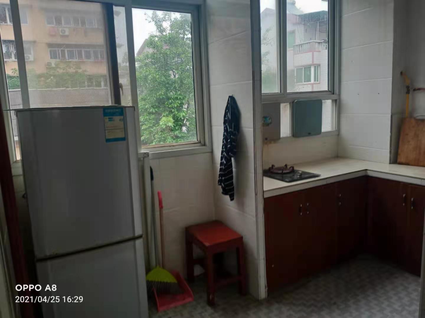 前进村 2室1厅1卫 900.00元/月 前进村 2室1厅1卫 900.00元/月室内图