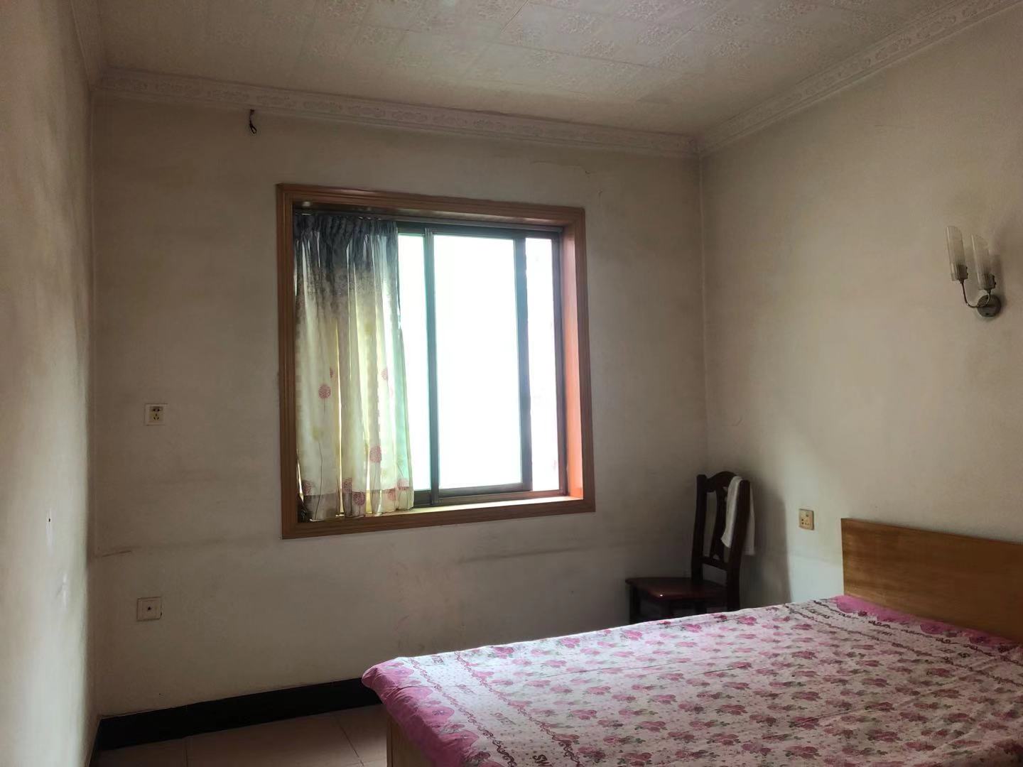 华联小区  3室2厅1卫   2000.00元/月户型图