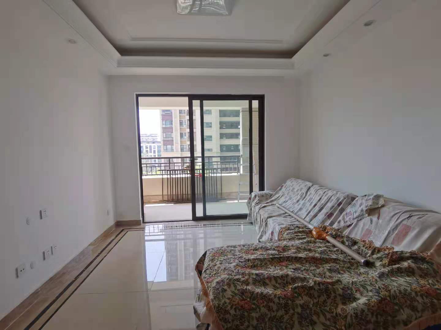 中海锦江城云熙一期  3室2厅2卫    2400.0元/月 中海锦江城云熙一期  3室2厅2卫    2400.0元/月