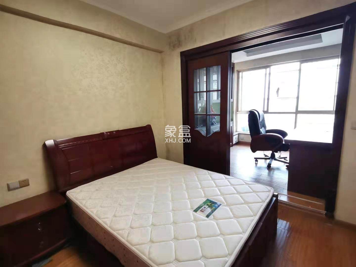 拓兴阳光新城 4室2厅2卫 125.0万 拓兴阳光新城 4室2厅2卫 125.0万卧室