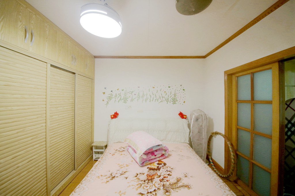 新兴小区（杨家山社区） 3室2厅 62.00万主卧