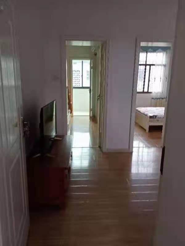 418家属区  2室2厅1卫    39.8万 418家属区  2室2厅1卫    39.8万客厅