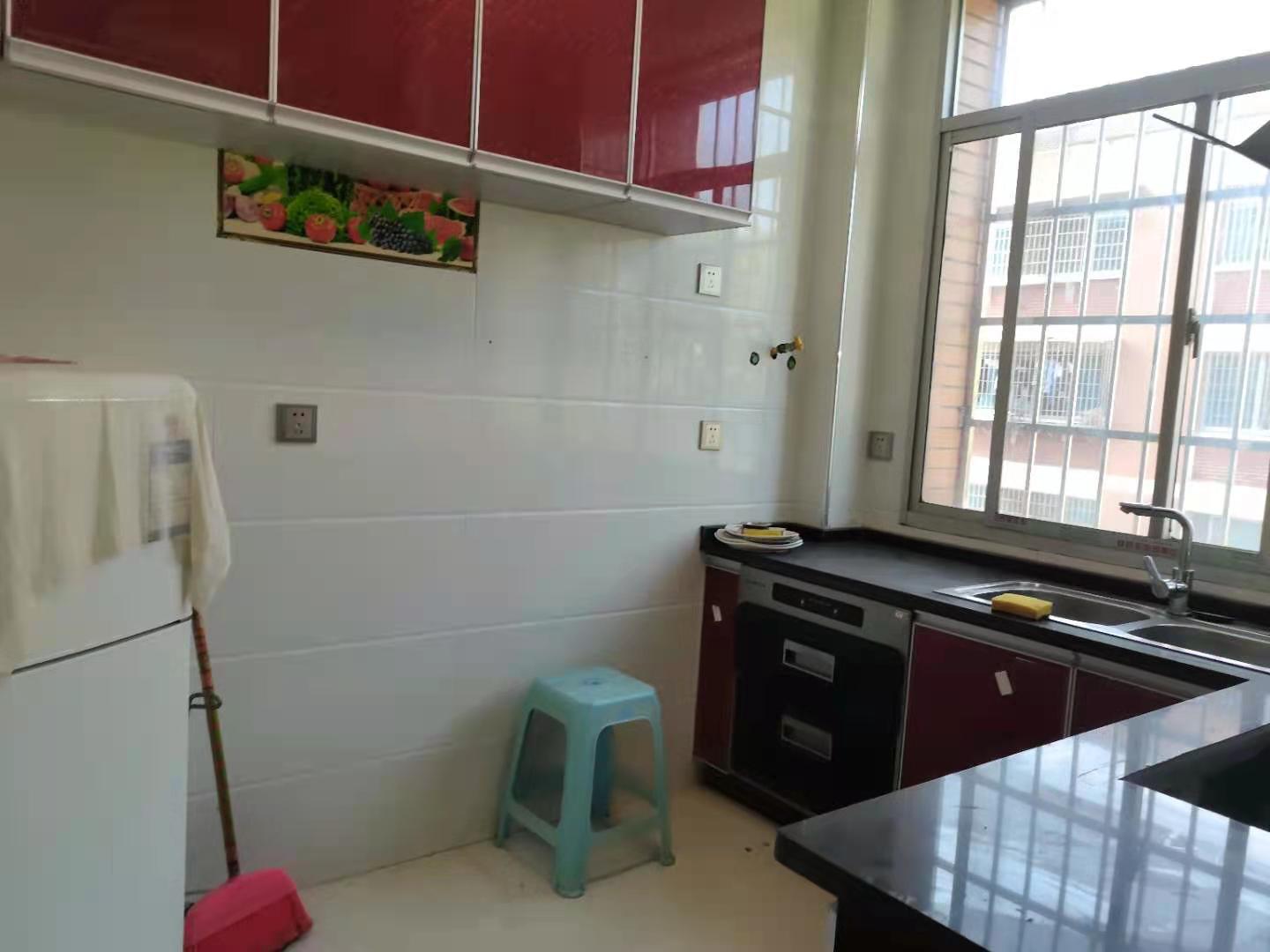 金碧花园  3室2厅1卫    46.8万 金碧花园  3室2厅1卫    46.8万阳台