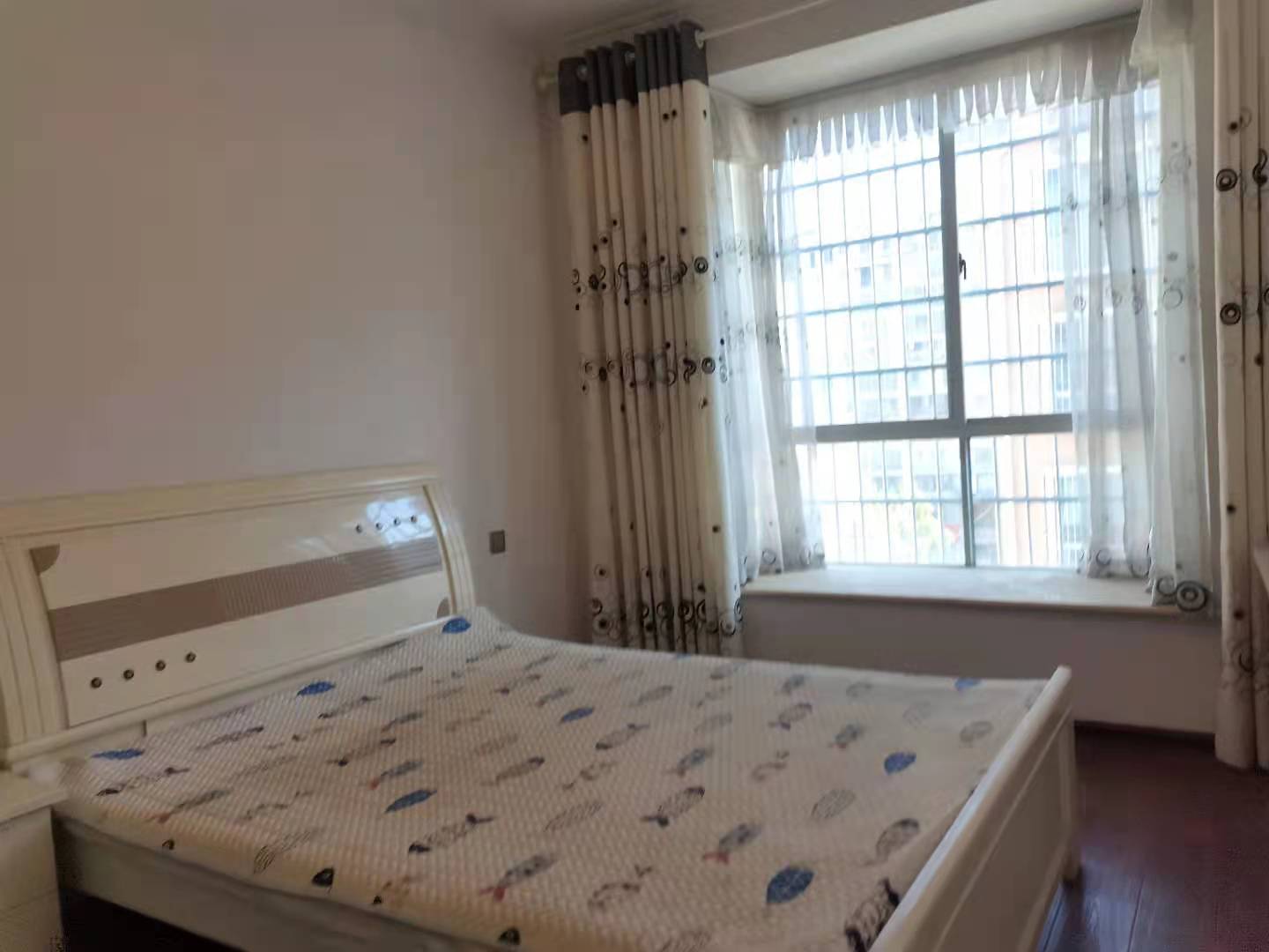 金碧花园  3室2厅1卫    46.8万 金碧花园  3室2厅1卫    46.8万卧室