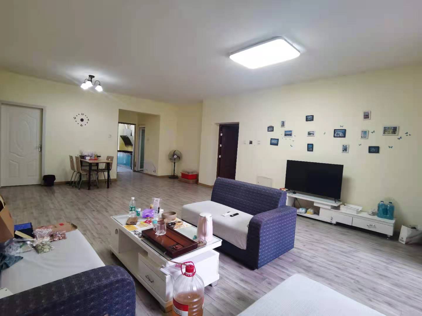 南湖国际1期  3室2厅1卫    2500.0元/月 南湖国际1期  3室2厅1卫    2500.0元/月室内图