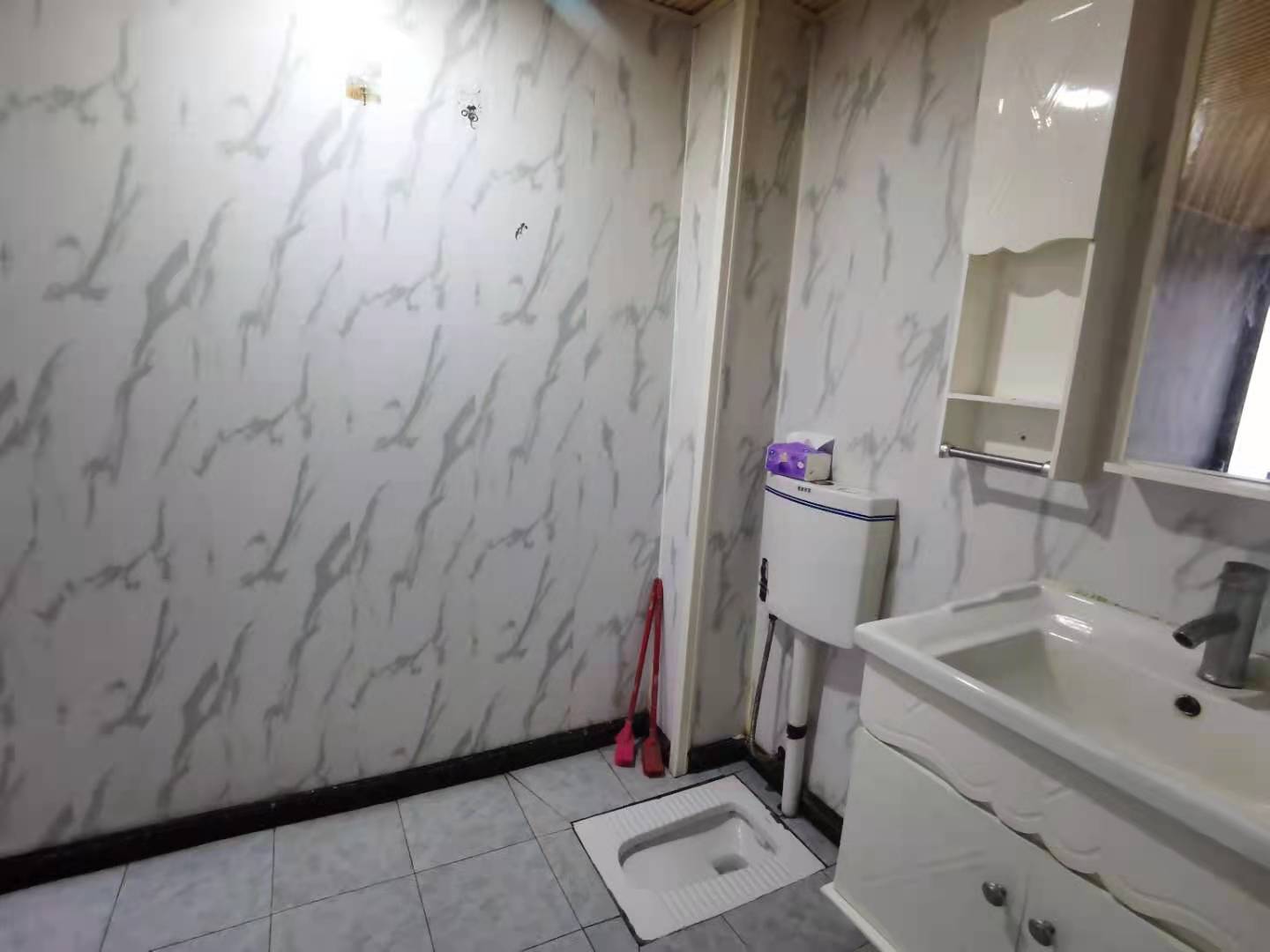 南湖国际1期  3室2厅1卫    2500.0元/月 南湖国际1期  3室2厅1卫    2500.0元/月室内图