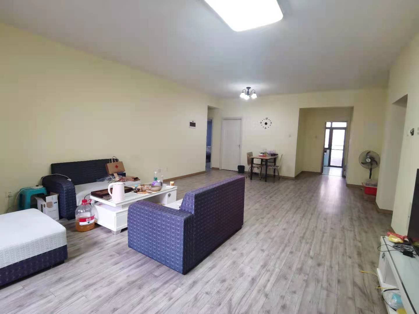 南湖国际1期  3室2厅1卫    2500.0元/月 南湖国际1期  3室2厅1卫    2500.0元/月室内图