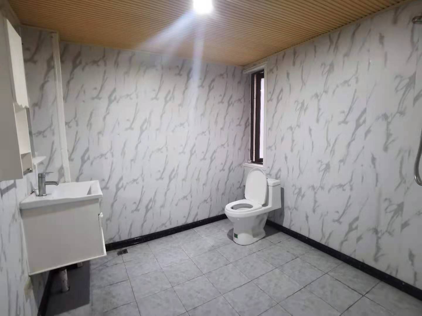 南湖国际1期  3室2厅1卫    2500.0元/月 南湖国际1期  3室2厅1卫    2500.0元/月室内图