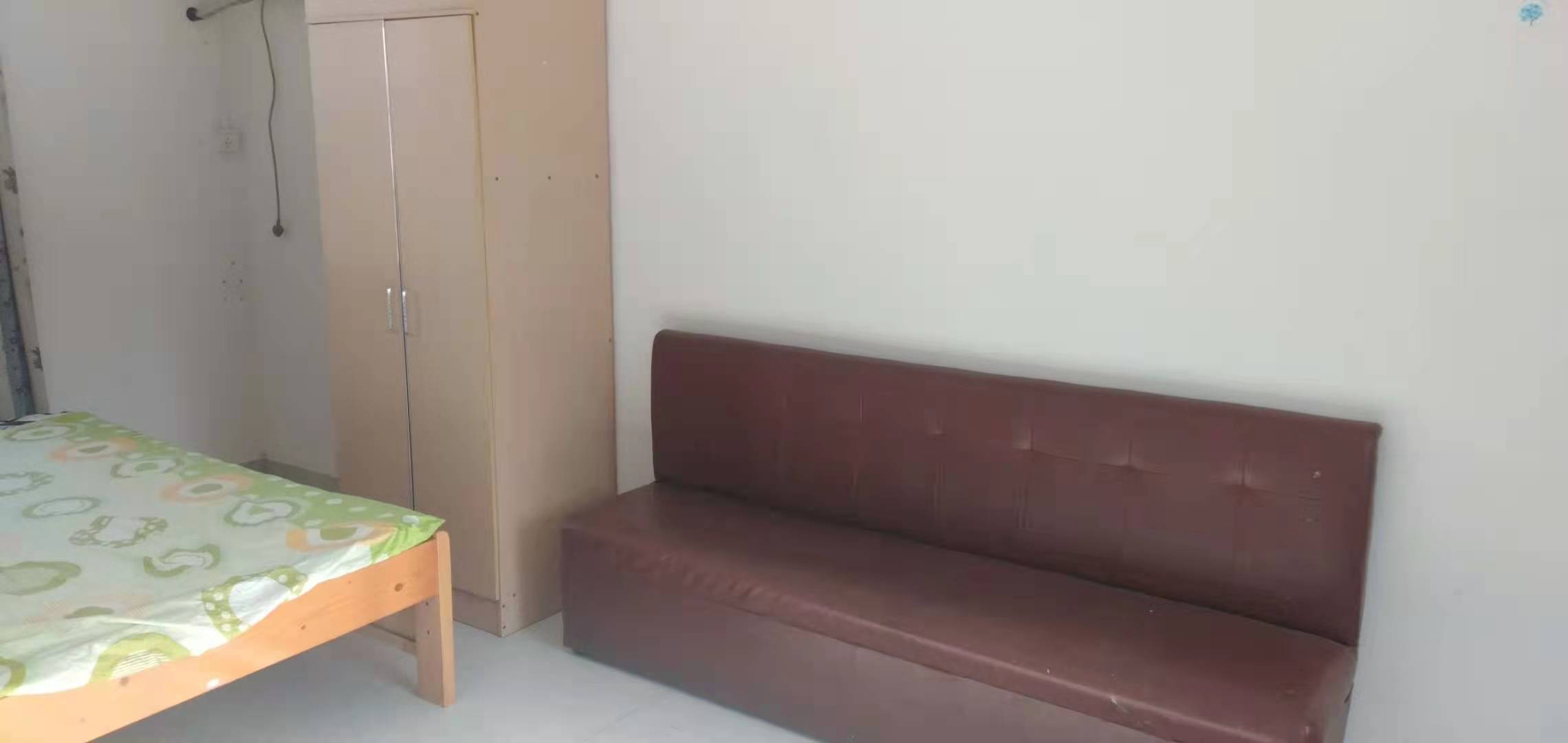 龙泰大楼(龙泰小区) 1室1厅1卫 700.0元/月 龙泰大楼(龙泰小区) 1室1厅1卫 700.0元/月室内图