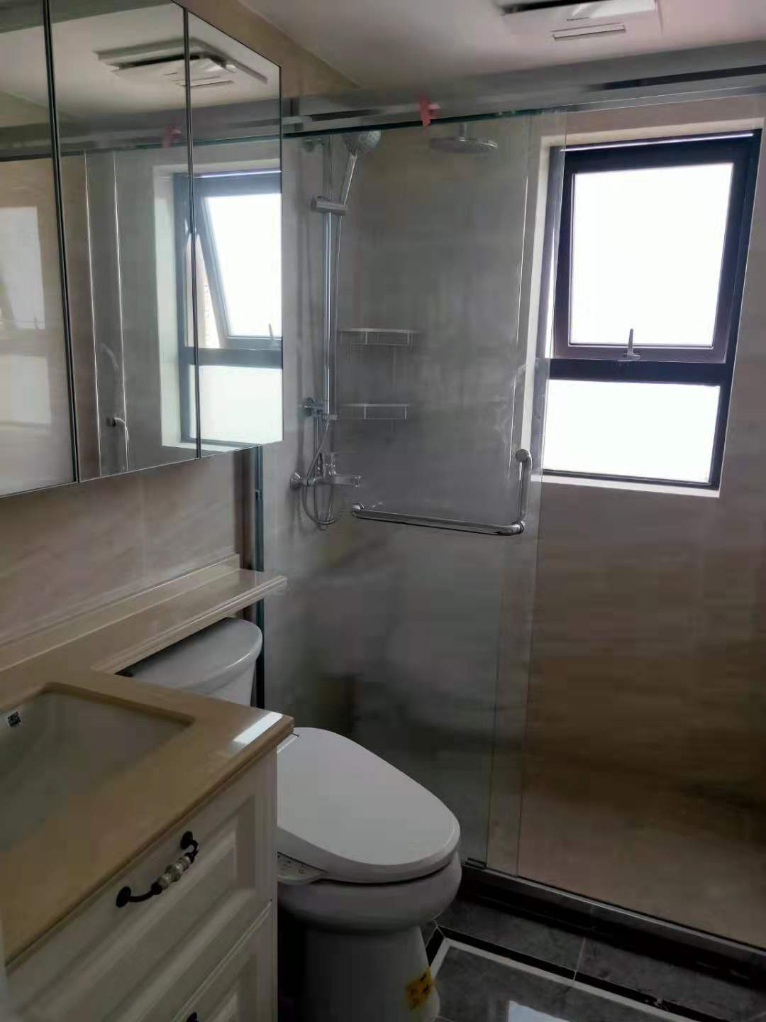 中海锦江城云熙二期  3室2厅2卫    2600.0元/月 中海锦江城云熙二期  3室2厅2卫    2600.0元/月室内图