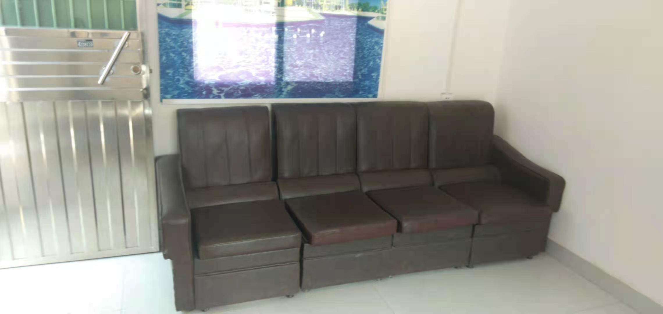 龙泰大楼(龙泰小区)  1室1厅1卫    700.0元/月 龙泰大楼(龙泰小区)  1室1厅1卫    700.0元/月室内图1