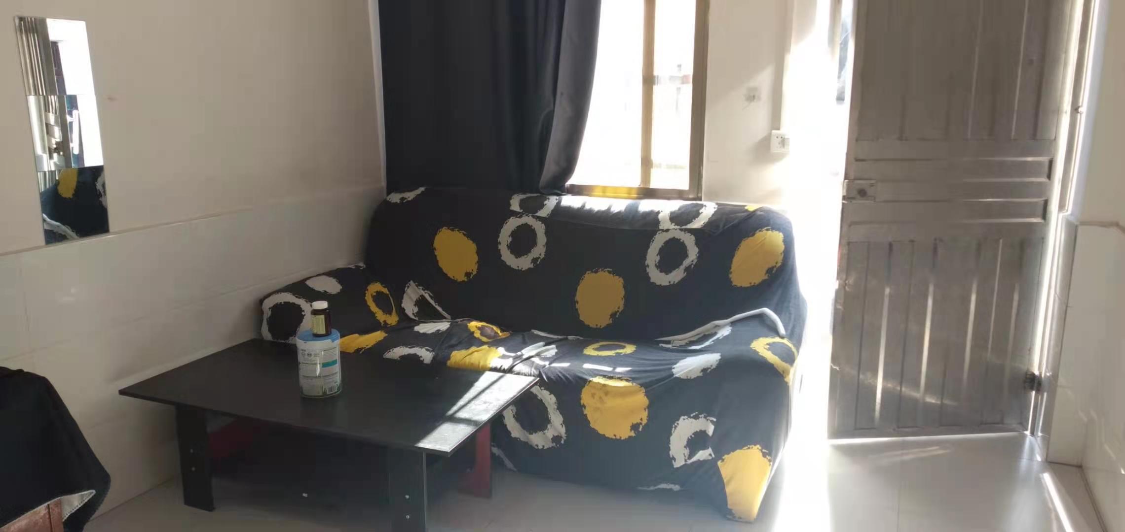 龙泰大楼(龙泰小区)  1室1厅1卫    700.0元/月 龙泰大楼(龙泰小区)  1室1厅1卫    700.0元/月室内图1