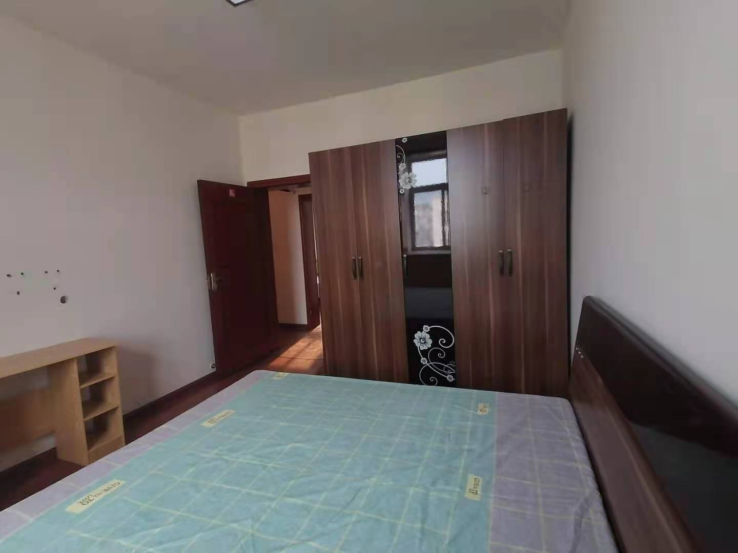 河池新居  4室2厅1卫    3000.0元/月 河池新居  4室2厅1卫    3000.0元/月室内图