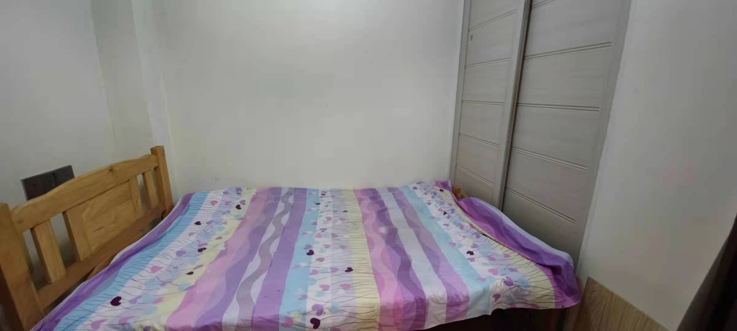 岭秀天下  1室1厅1卫    1200.0元/月 岭秀天下  1室1厅1卫    1200.0元/月室内图