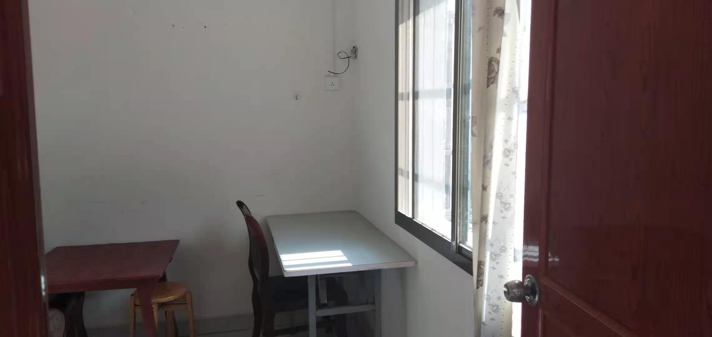 龙泰大楼(龙泰小区) 1室1厅1卫 700.0元/月 龙泰大楼(龙泰小区) 1室1厅1卫 700.0元/月室内图