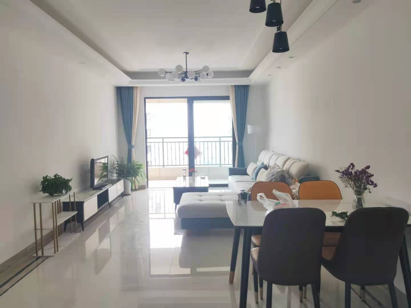 中海锦江城云熙二期  3室2厅2卫    2600.0元/月 中海锦江城云熙二期  3室2厅2卫    2600.0元/月室内图1