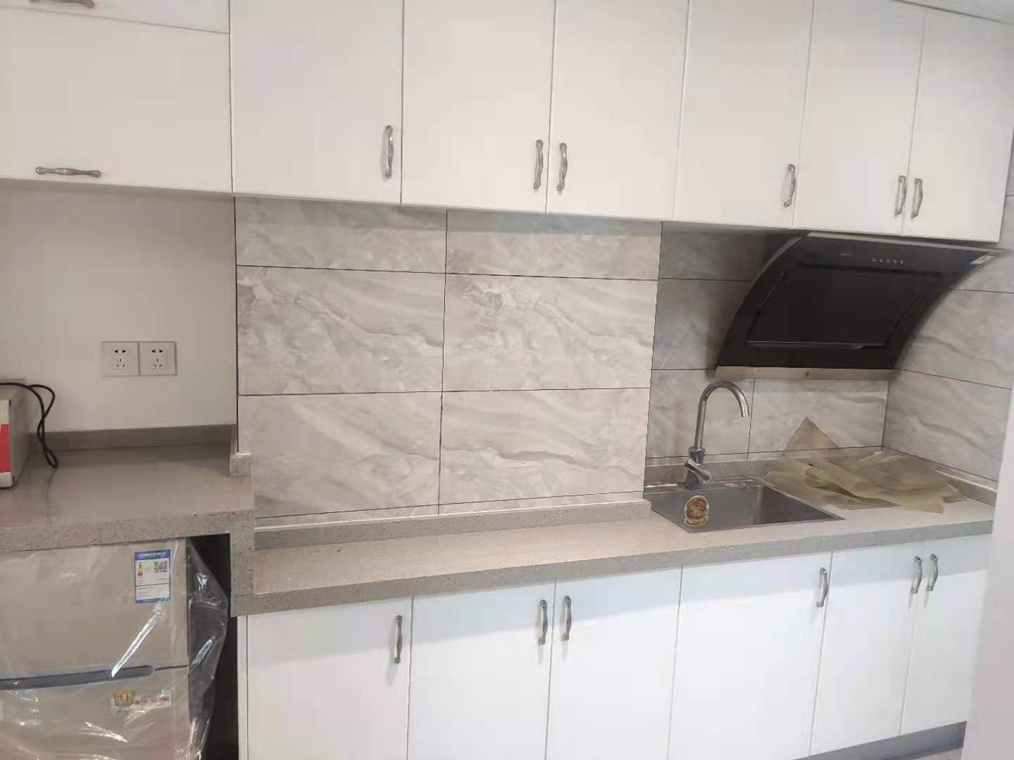 和平路行政公馆  1室1厅1卫    1500.0元/月 和平路行政公馆  1室1厅1卫    1500.0元/月