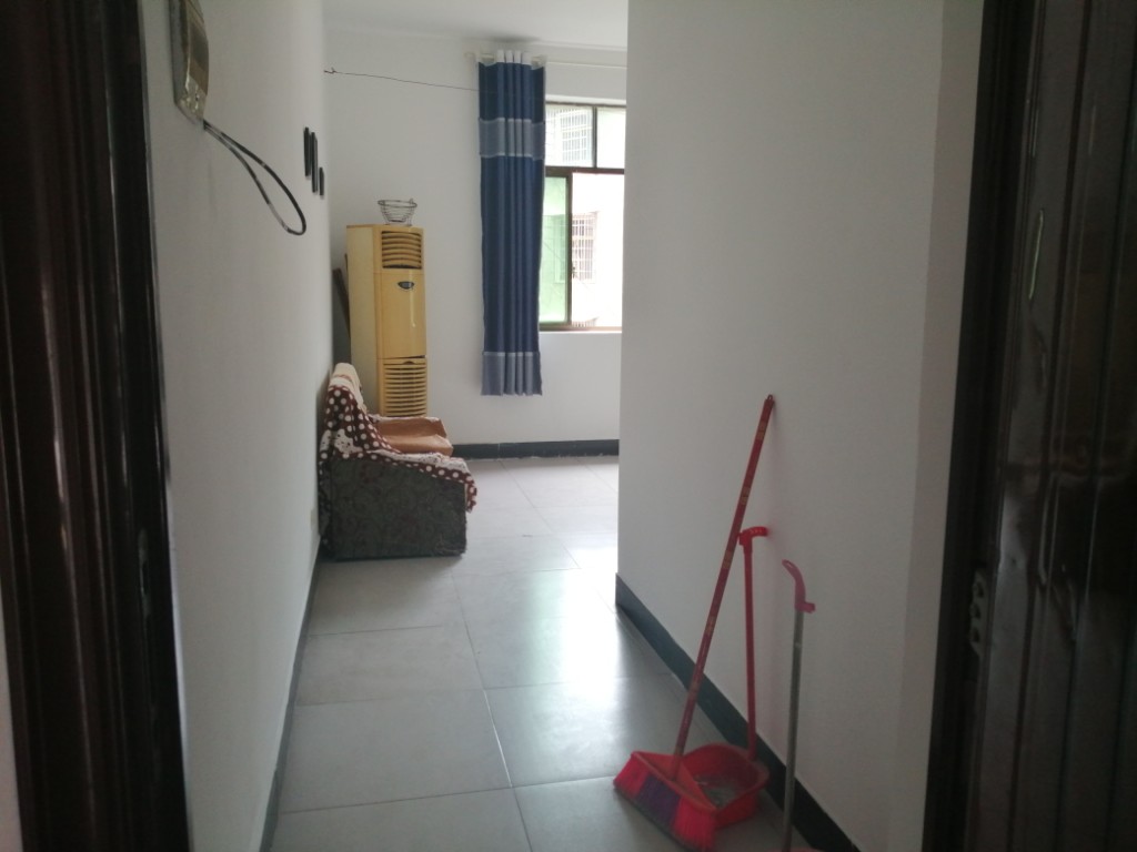 小桃小区  2室1厅1卫    600.0元/月 小桃小区  2室1厅1卫    600.0元/月室内图